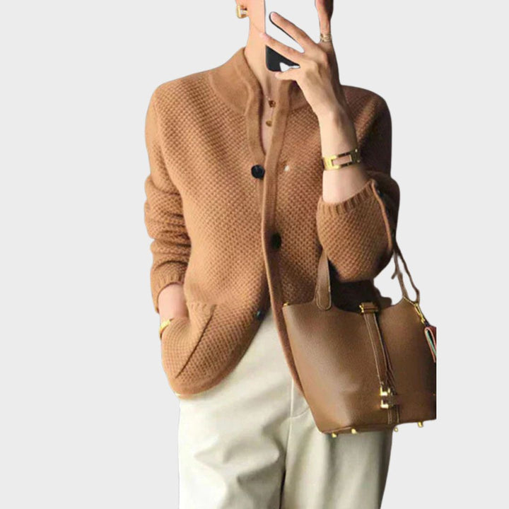 Hayden Claire - Eleganter Cardigan mit Knöpfen