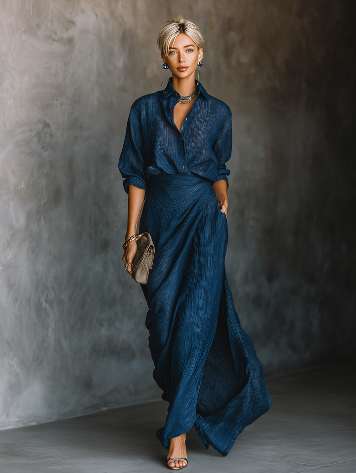 Ensemble aus langem Rock und marinebluse